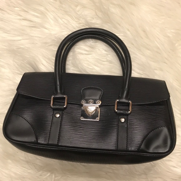 Louis Vuitton Handbags - Louis Vuitton EPI noir Black leather purse